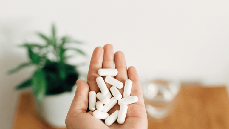 Exploring the Wellness Toolbox: Kratom Strains for Enhancing Physical and Mental Health